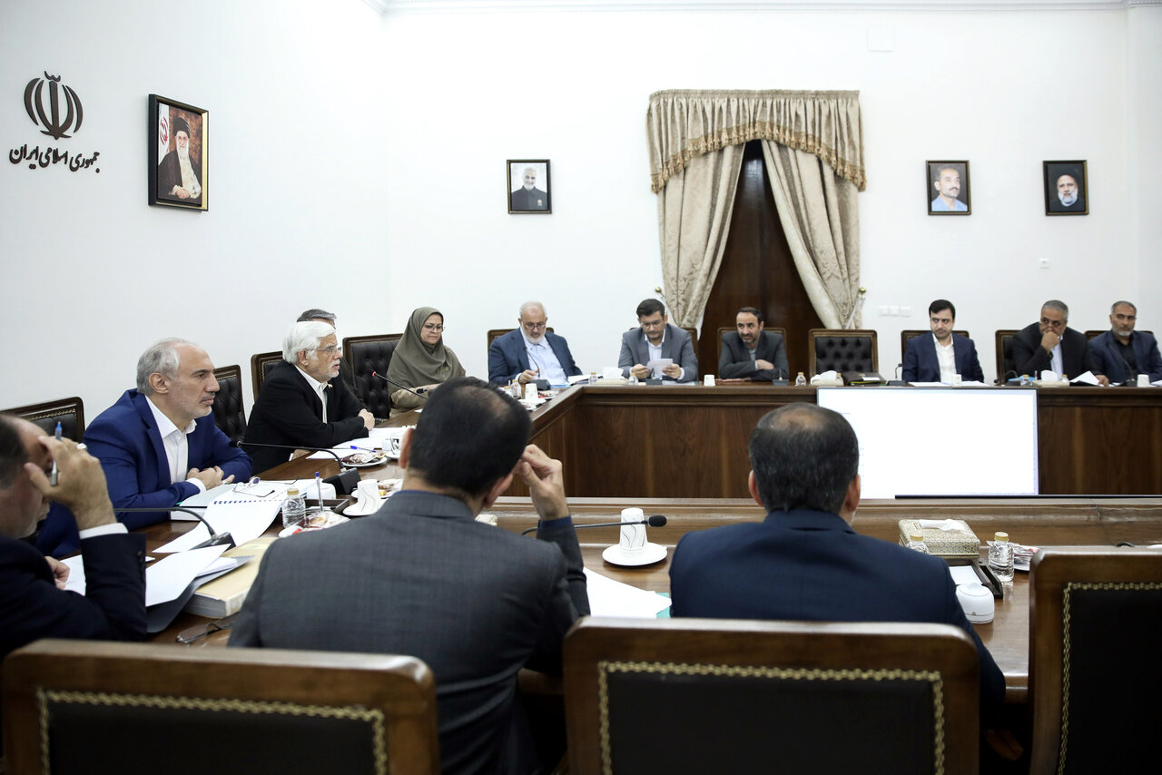 عارف: تامین انرژی بخش تولید، اولویت دولت است